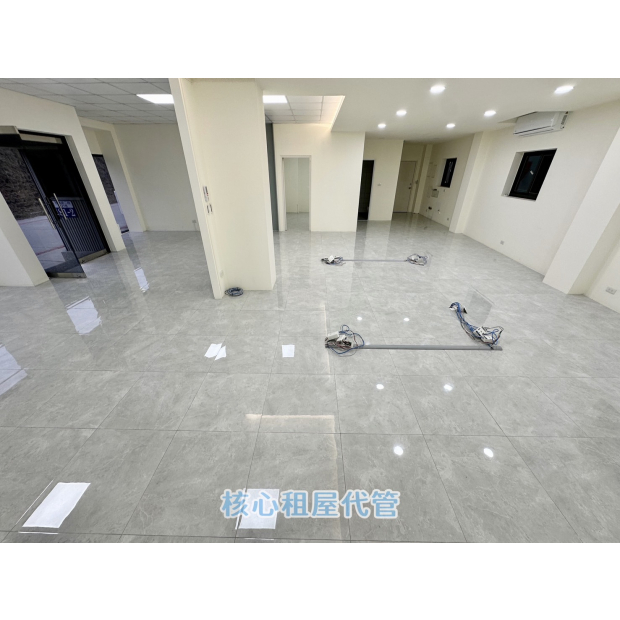 西屯區甘肅路二段透天店面出租｜空店面