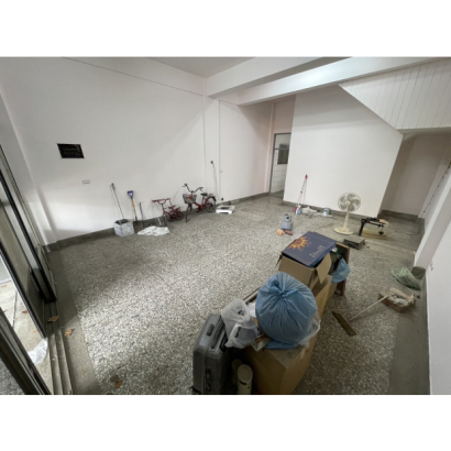 南區南平路透天店面出租｜1F+B1・31坪